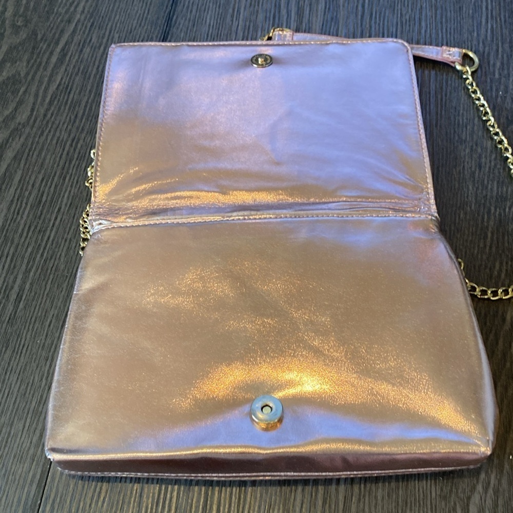 Leith metallic pink cross-body purse. NWT. Gold chain. - Picture 8 of 12